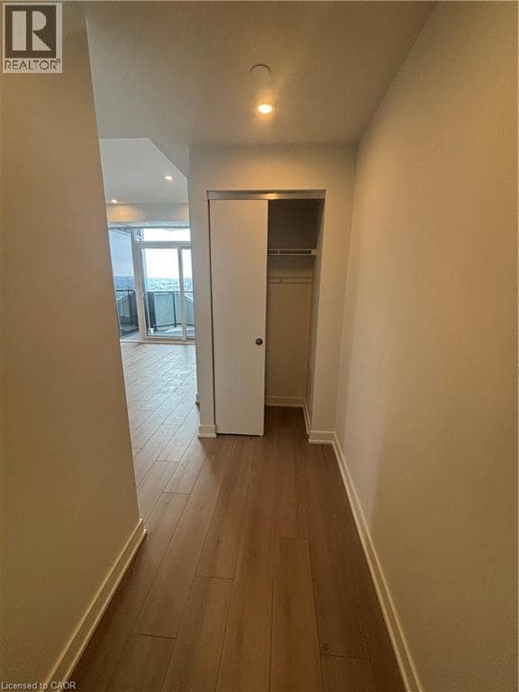 Photo - 25 Wellington St S Unité 3003