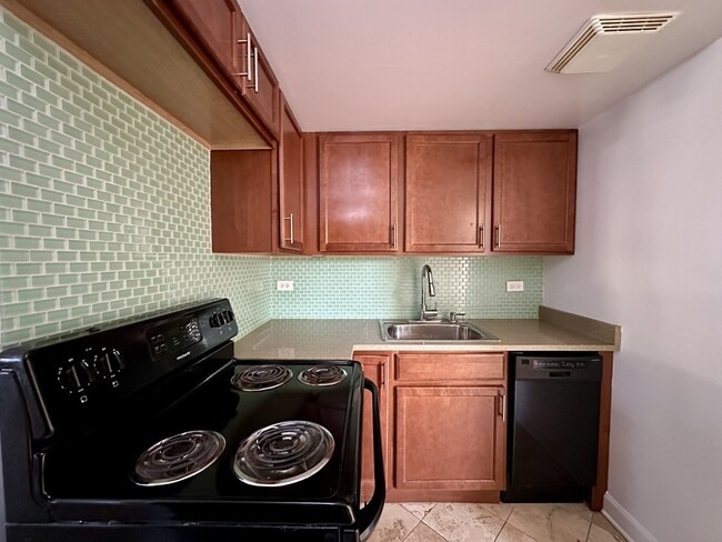 Photo - 7628 N Milwaukee Ave Unit M02H