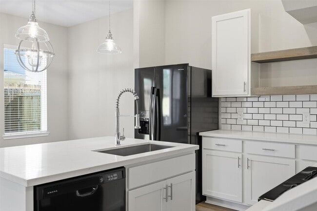 Photo - 208 Clark Rd