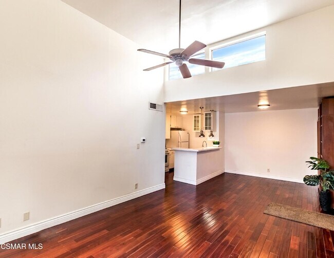 Photo - 18645 Hatteras St Unidad 237