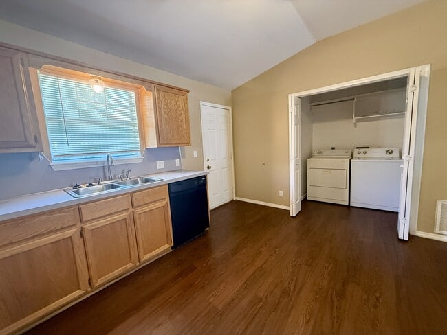 Photo - 2408 Cimmaron Dr