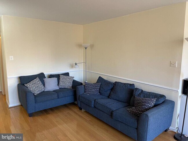 Photo - 940 25th St NW Unit 317-S