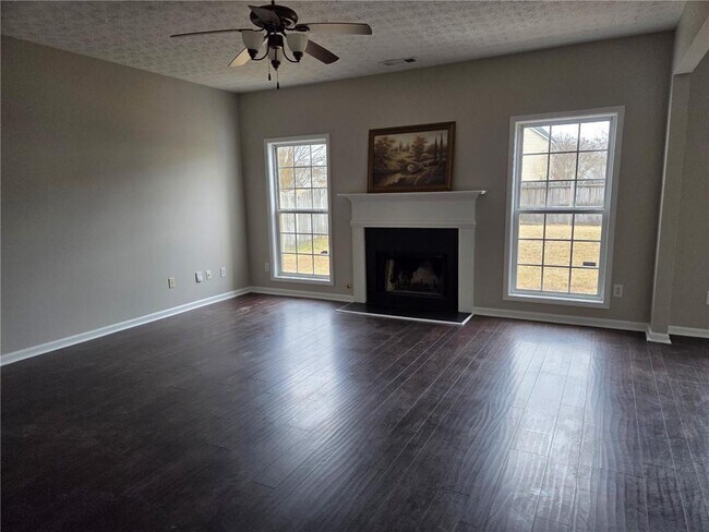 Photo - 590 Clairidge Ln SW