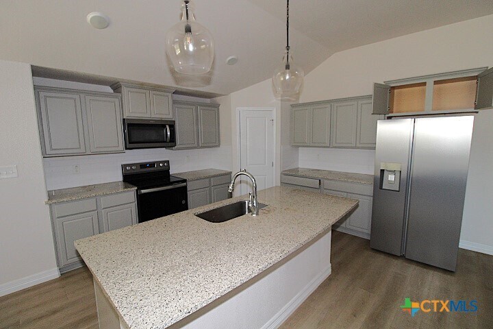 Photo - 1634 Dryden Ave