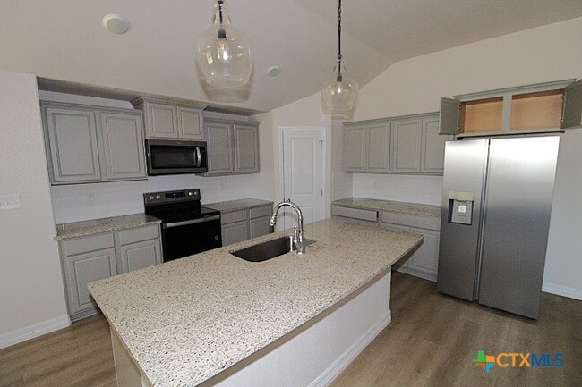 Photo - 1634 Dryden Ave