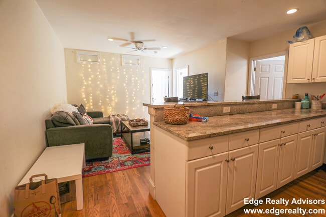 Photo - 74 Egmont St Unit 3