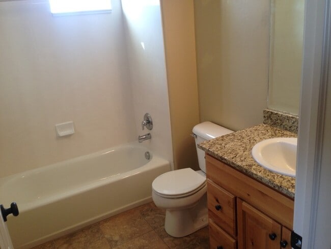 Photo - 576 1045 Unit C12