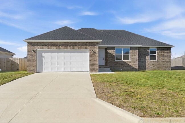 Building Photo - 3 Bedroom Home - Monett MO