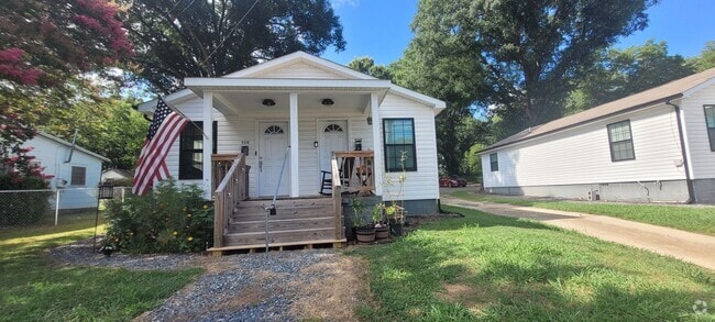 Building Photo - Church N 528/530 Unit 530 Church N Rental