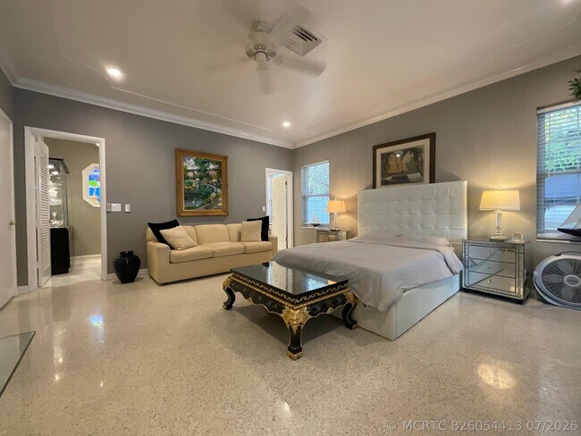 1061 Bimini Ln