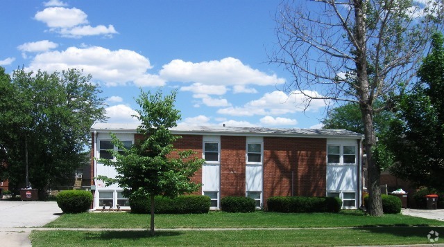 Building Photo - 1010 N School St Rental