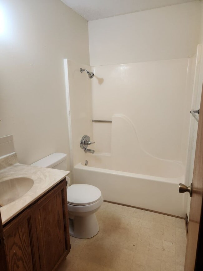 Photo - 413 N Ridgeview Dr Unit B
