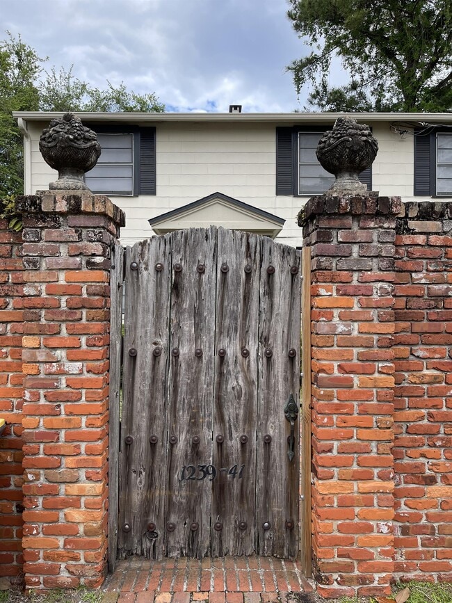 Photo - 1239 Donald St