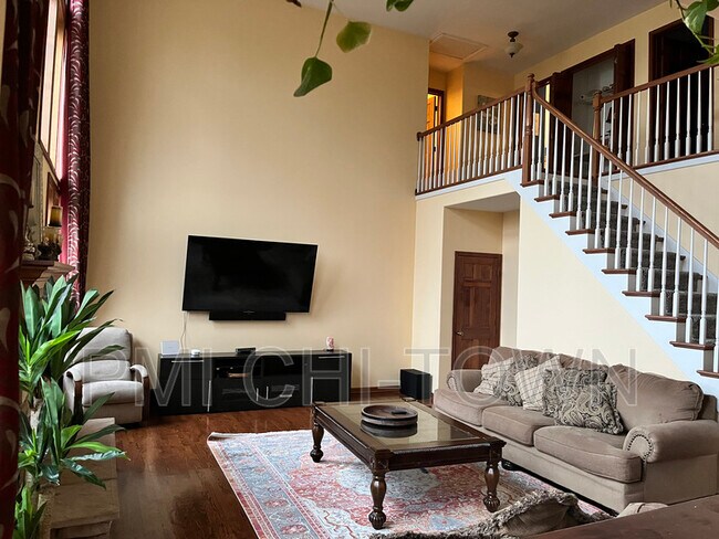 Photo - 2050 Rockland Dr