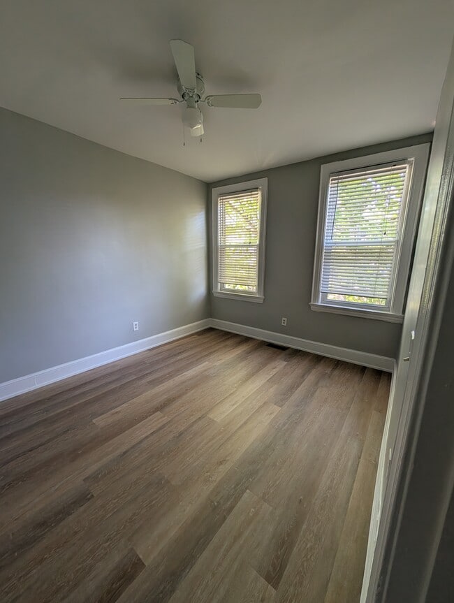 Photo - 636 Lamont St NW