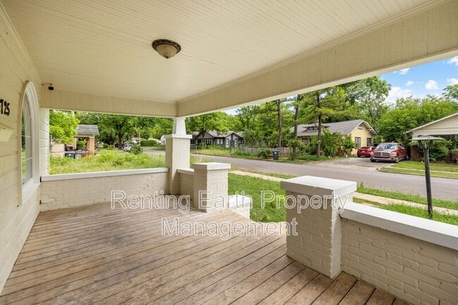 Photo - 4725 Court R