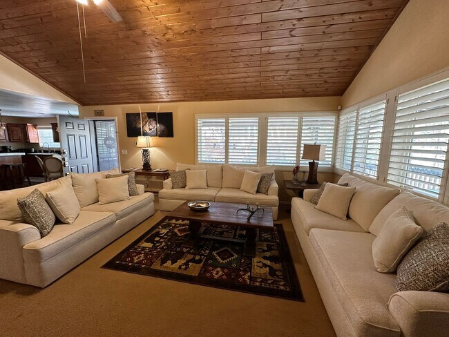 200 E Rainbow Blvd