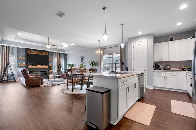 Photo - 4354 Bottle Brush Ln