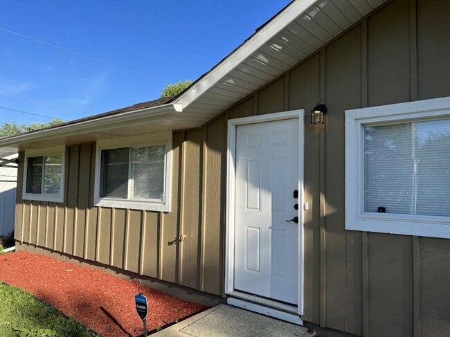 Photo - 703 Yates Ave