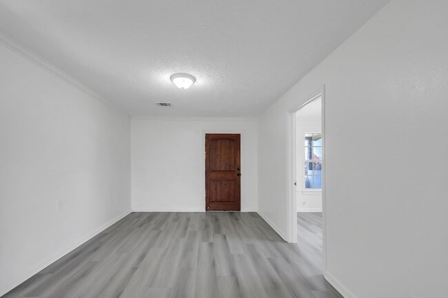 Photo - 214 N Hagerman St