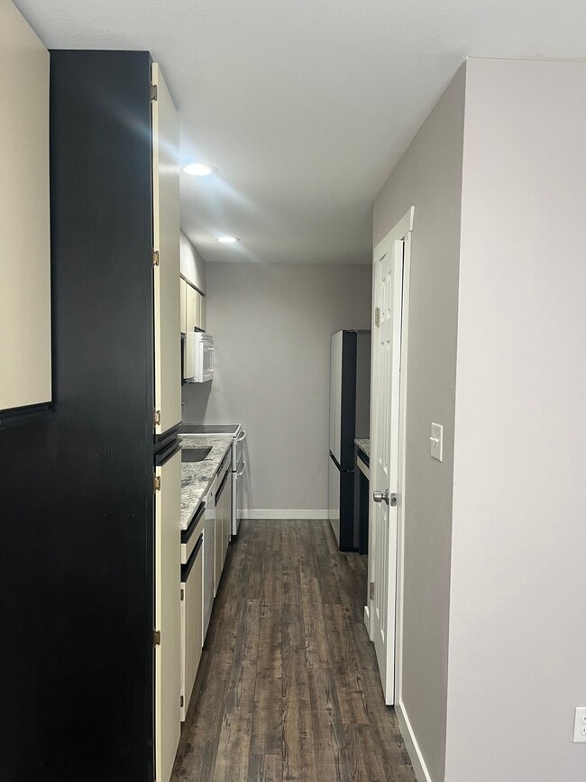 Photo - 2600 Parklake Ct