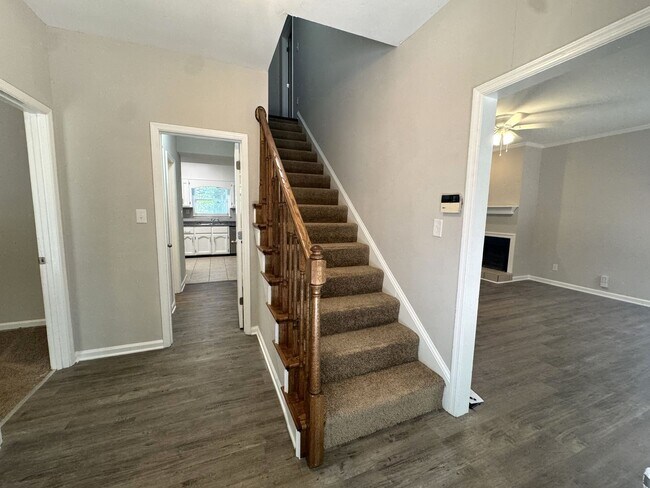 Photo - Five Points 6br House