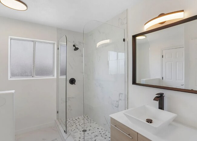 Photo - Adorable 2 Bedroom Hurricane Home! Pet Friendly!