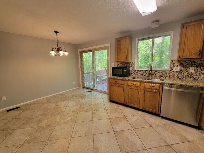 Photo - 3307 Piney Grove...Split Level...Avail NOW!!!