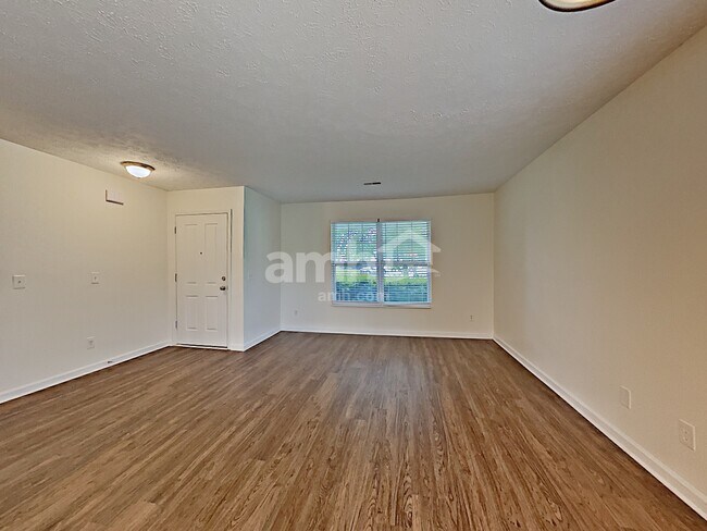 Photo - 615 Blossom Hill Dr