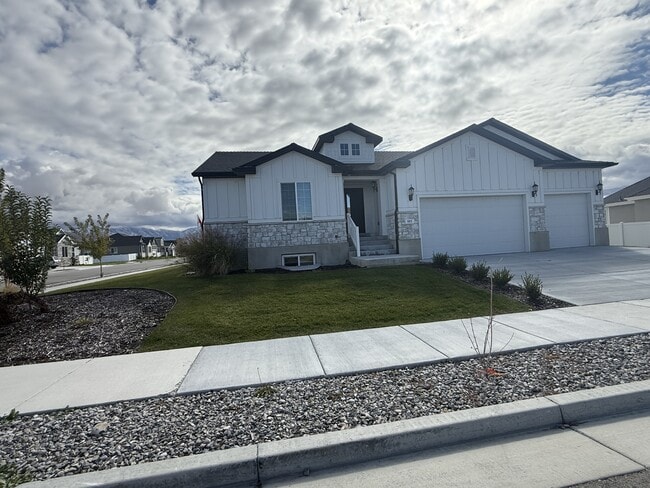 881 W Sagewood Dr