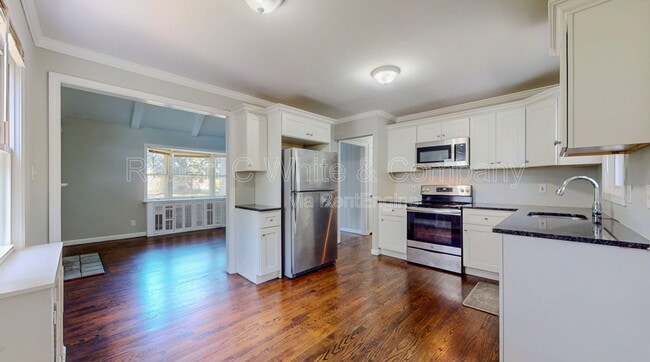 Photo - 677 Garfield Ave