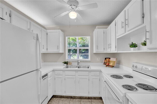 17 Vista Palm Ln Unidad 201