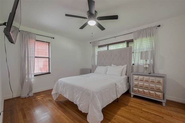 Photo - 8057 Ridgeview Dr