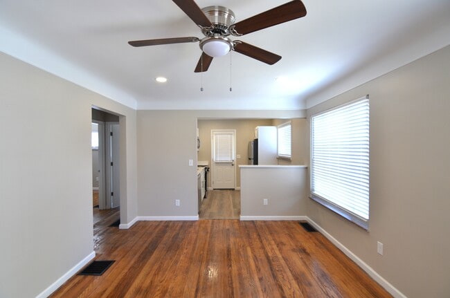 Photo - 1122 Alcliff Ln