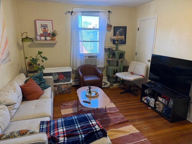 Photo - 60 Pleasant St Unidad 3