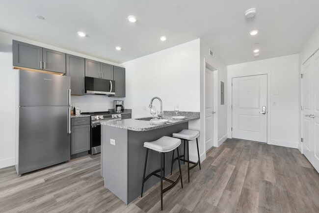 Photo - 585 Essex St Unit 503