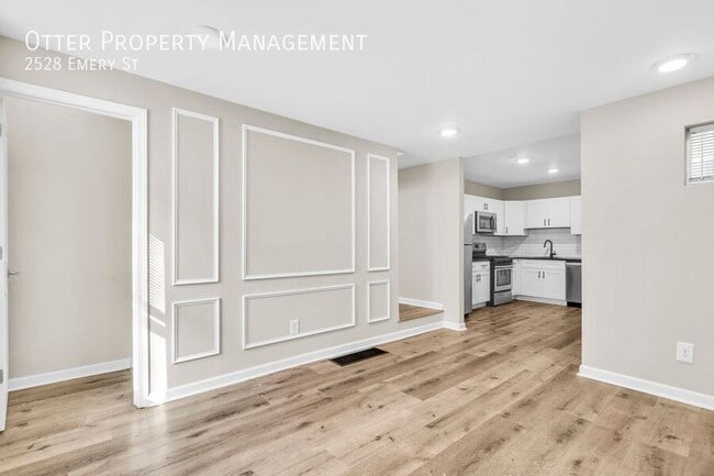 Photo - 2528 Emery St