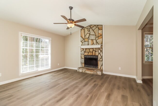 Photo - 222 Cove Rd