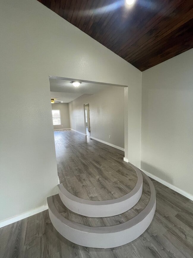 130 Pinyon Ave