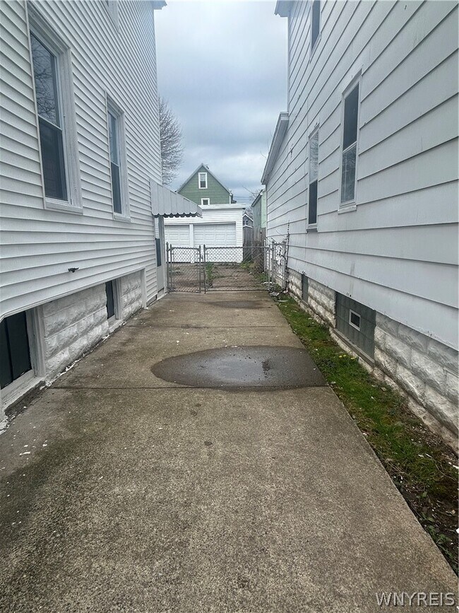 Photo - 411 Cambridge Ave