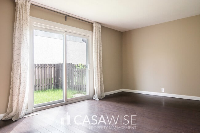 3111-3138 138 Ave NW