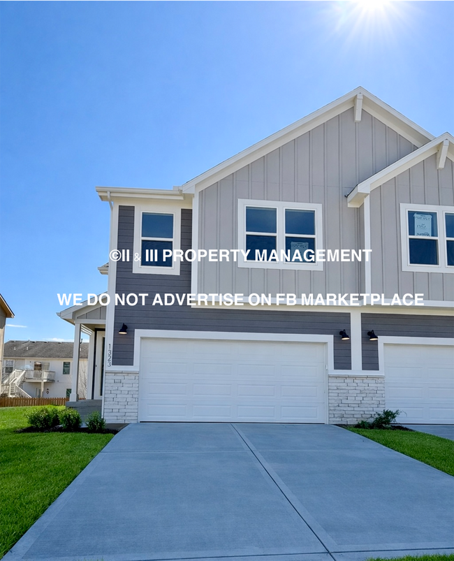 Building Photo - 1323 S 4th St E