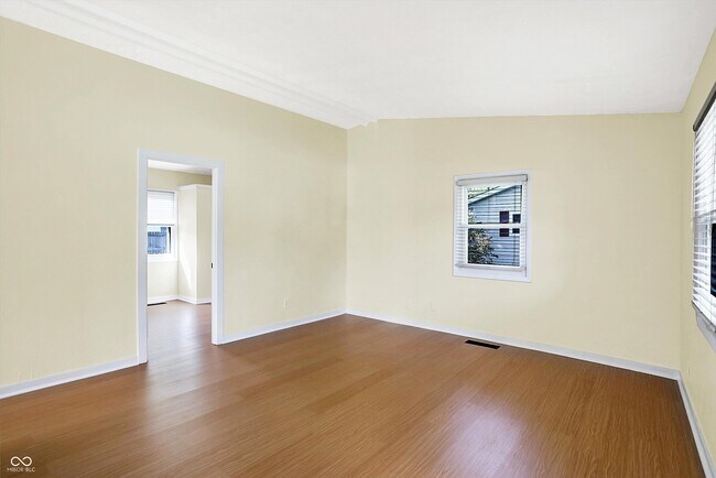 Photo - 131 Belaire Dr