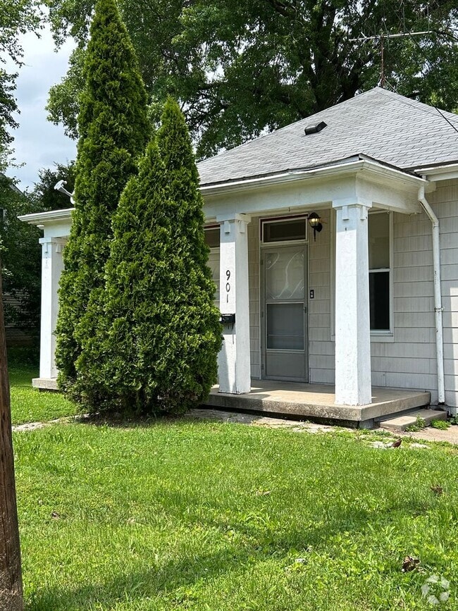 Building Photo - 901 W Harrison St Rental