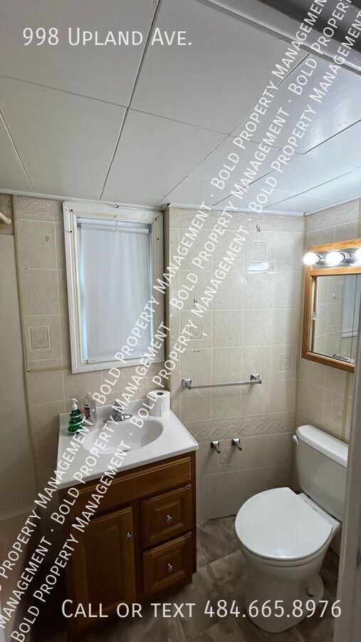 Photo - 998 Upland Ave