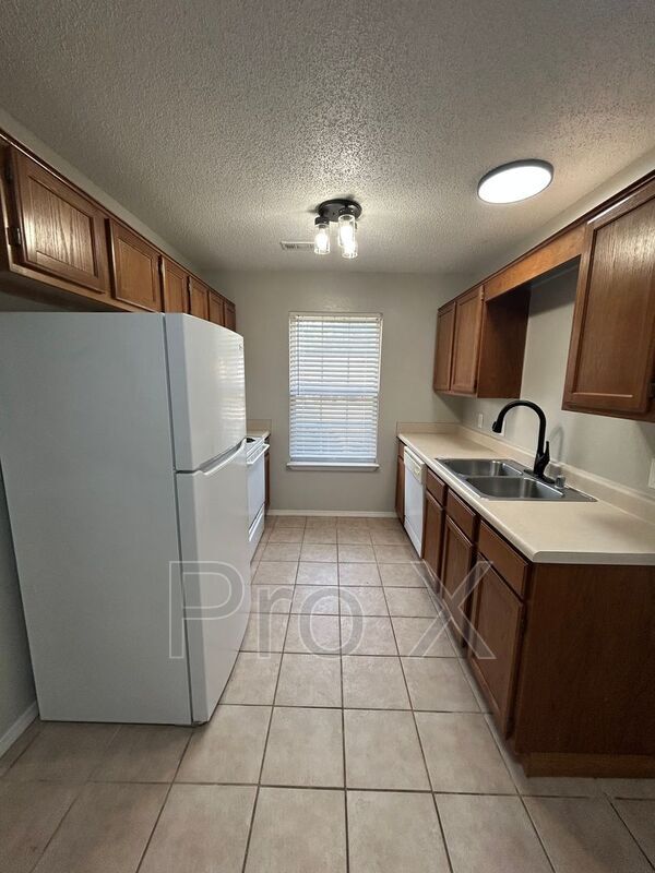 Photo - 3300 SW Landau Ct Unit Apt 1