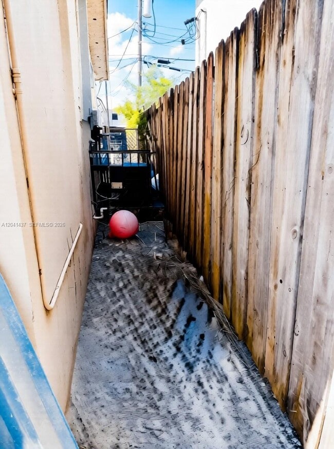 Photo - 1896 NW 64th St