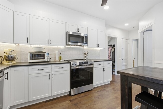 Photo - 25 Thistle Ave