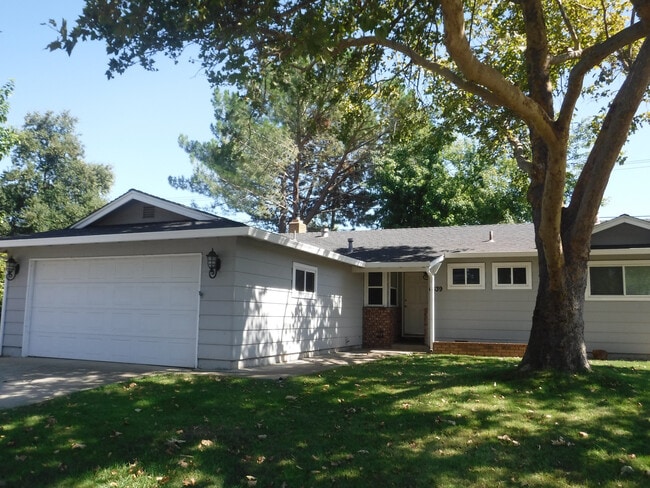 Building Photo - South Redding Cutie Near Westwood Village ... Rental