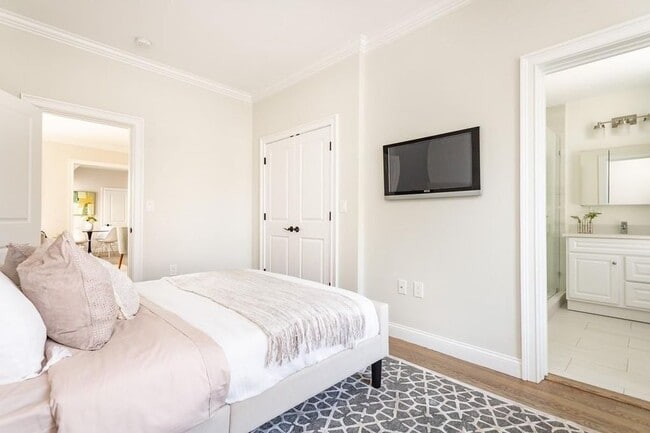89 Princeton St Unit 2-bed 1-bath